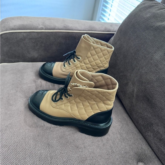 Authentic chanel boots size 6 or thin foot 6.5 please know your size on Chanel - Picture 3 of 5